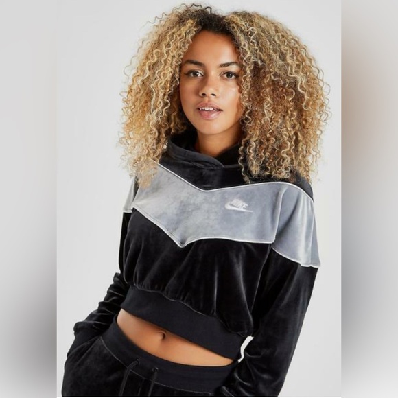 WOMENS NIKE HERITAGE “Plush Velvet'' PULLOVER HOODIE NWOT 🔴 - Picture 13 of 15